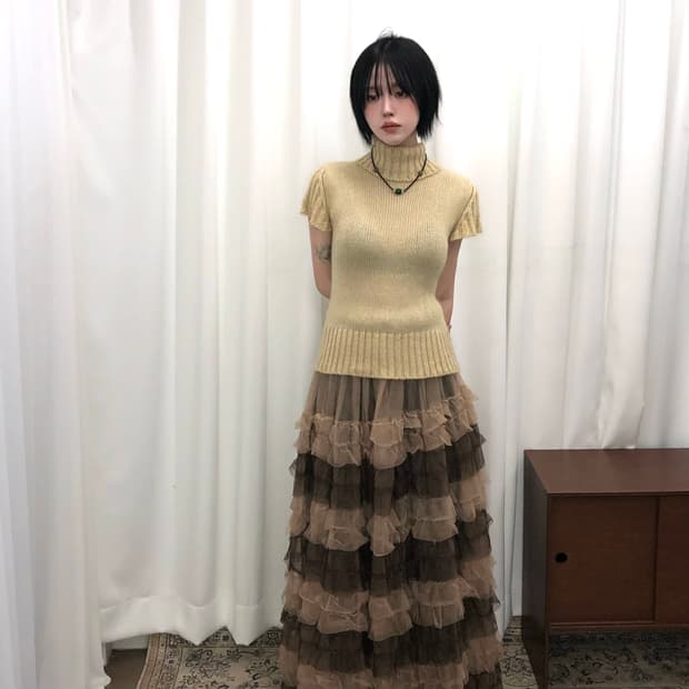 베이지 하이넥 반팔 니트