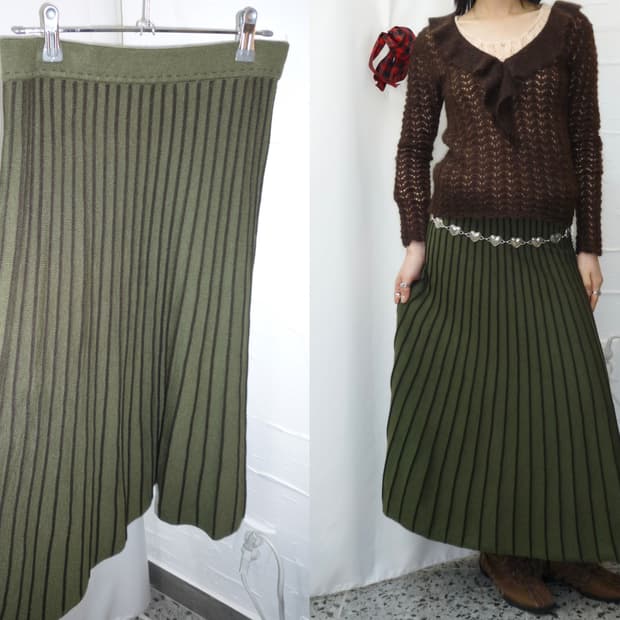 deep forest knit skirt
