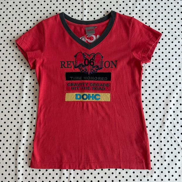 DOHC 00's 자수 패치 브이넥 반팔티 갸루 y2k 펑크