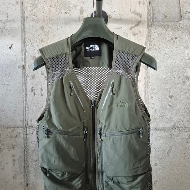 노스페이스 카키 메쉬베스트