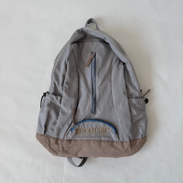 Pre owned 경량 백팩