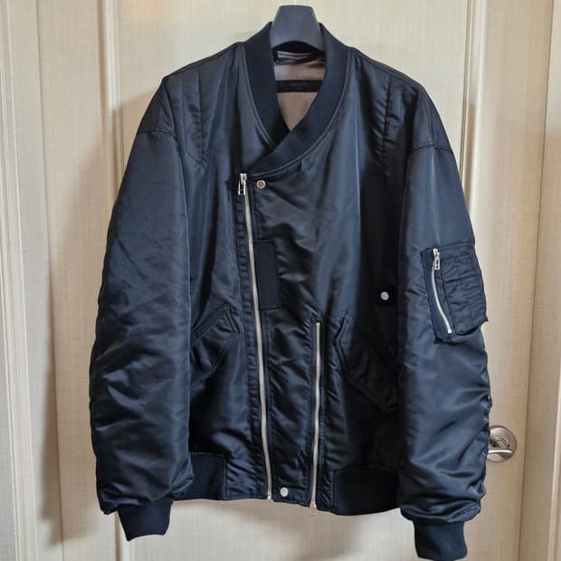 송지오옴므 어시메트릭 오버핏 마원 Ma-1 점퍼 48