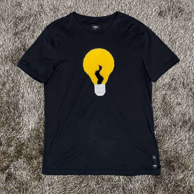 펜디 FENDI 블랙 Light Bulb 반팔 티셔츠 52