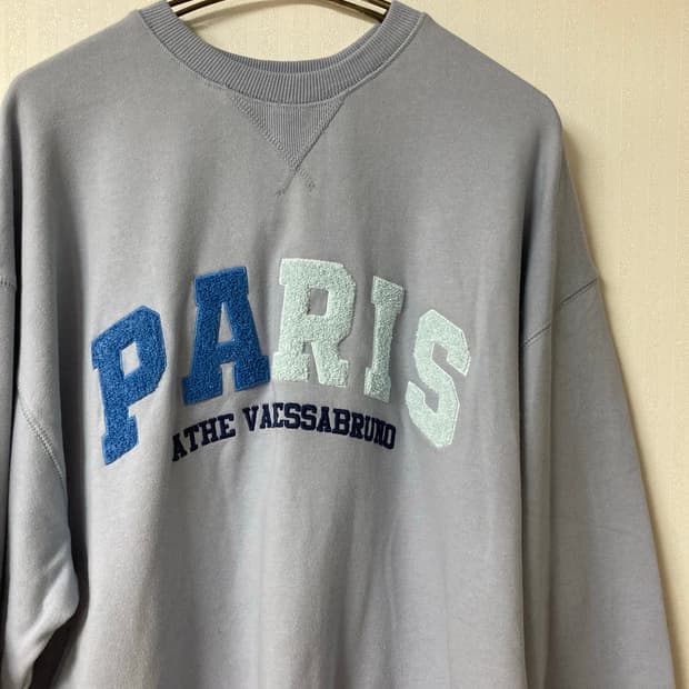 M 아떼 바네사브루노 맨투맨 23FW