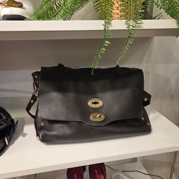 자넬라토 포스티나 스터드 가죽 숄더백