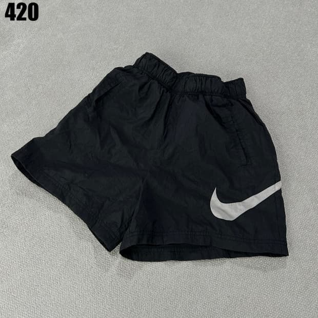 나이키 스우시 반바지 