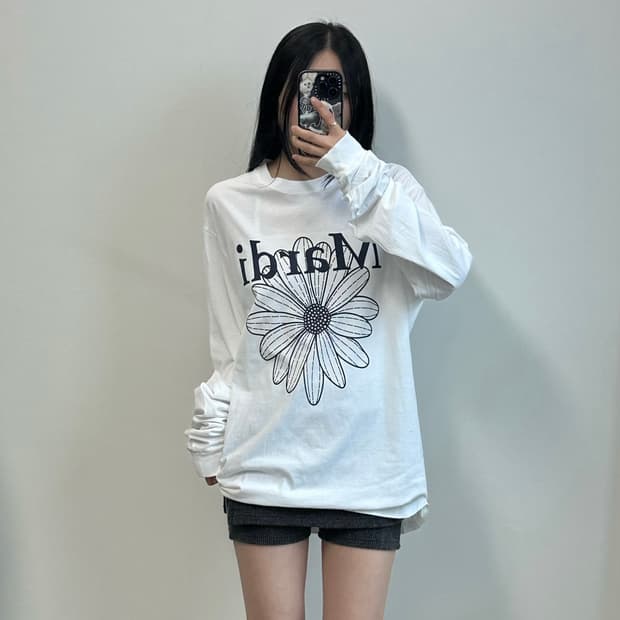 마르디메크르디 빅로고 화이트 롱 슬리브 긴팔티셔츠