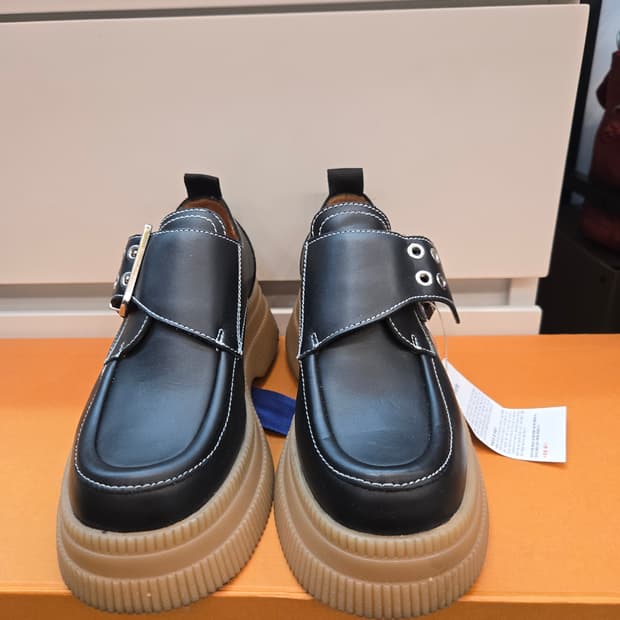 Ganni(가니) 몽크 스트랩 크리퍼 슈즈