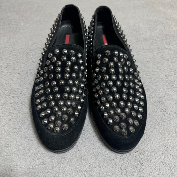 6.5 / 260 PRADA 프라다 스터드 스웨이드 슬립온 로퍼 블랙 