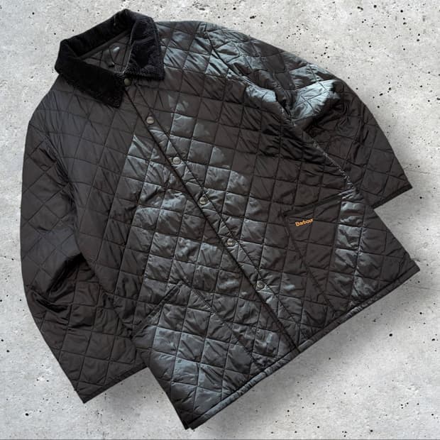 [L] 바버 리더스데일 블랙 다이아몬드 퀼팅 자켓 C907