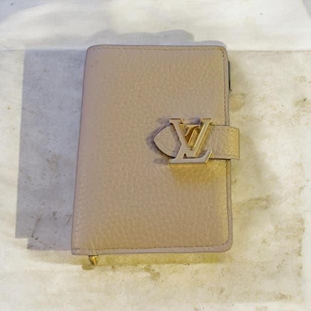 루이비통 버티컬 컴팩트 지갑