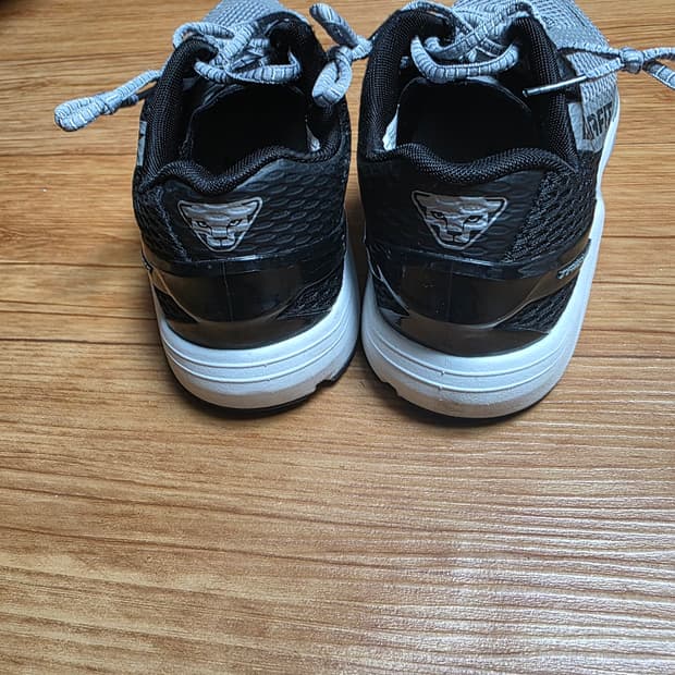 다이나핏 운동화