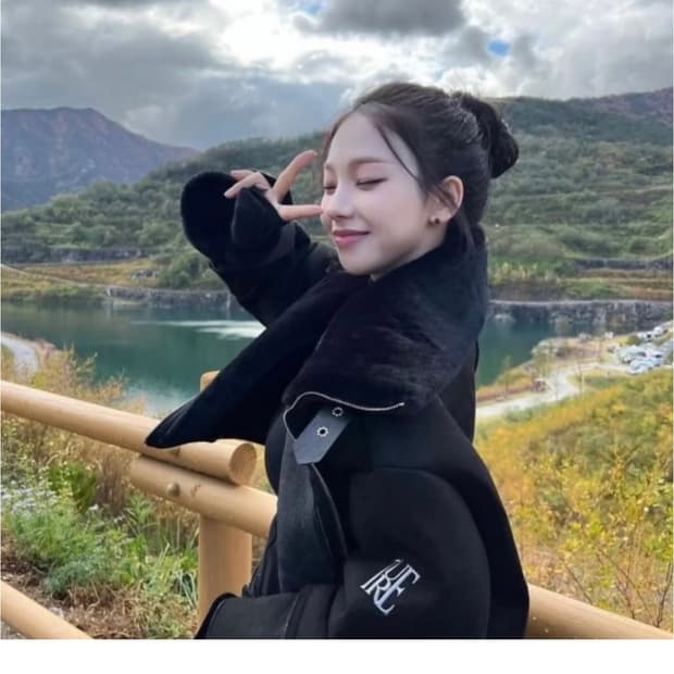 티유알이 카리나 무스탕 블랙