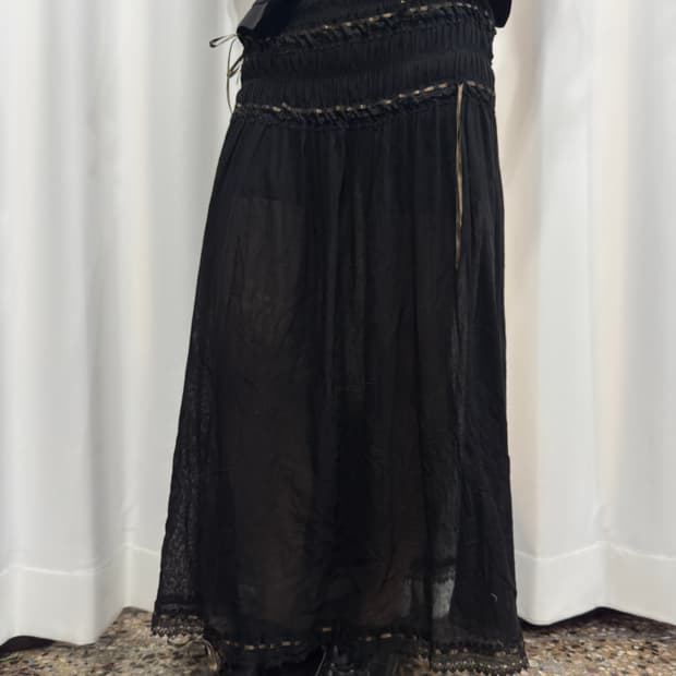 design seethrough skirt