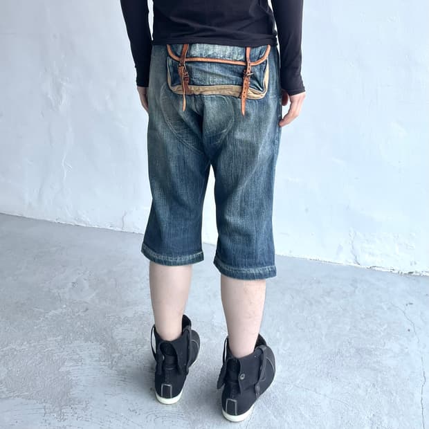 캐피탈 카메라백 데님 쇼츠