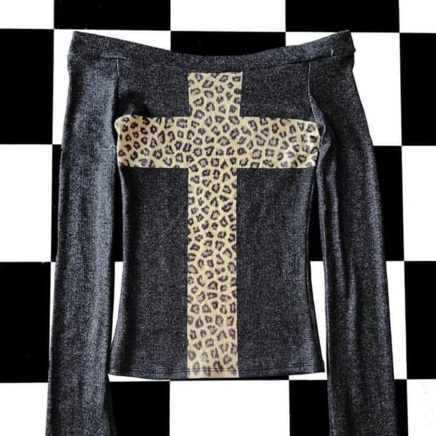 Omighty 레오파드 크로스 니트(kiiki 키키 착용)