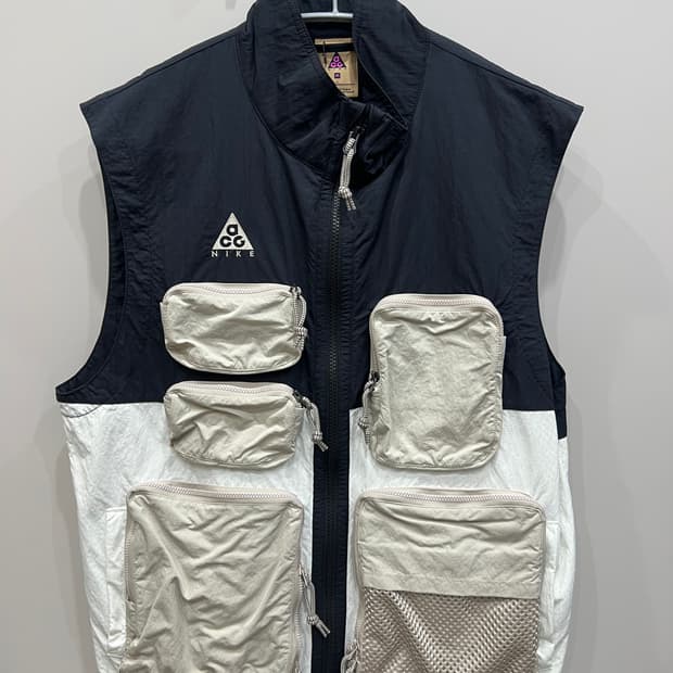 (L) 나이키 ACG 유틸리티 베스트 블랙 서밋 화이트 (국내)