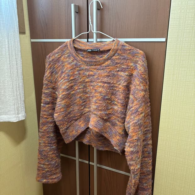 자라 크롭 헤어리 니트