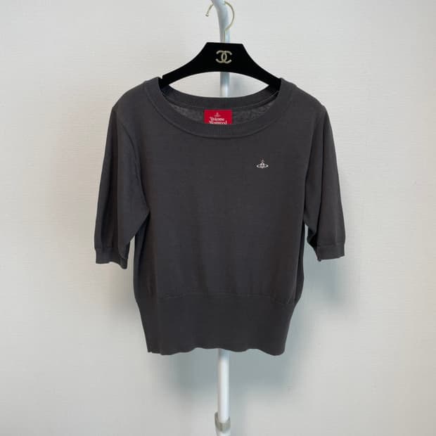 비비안웨스트우드 유넥 반팔 니트 다크 그레이