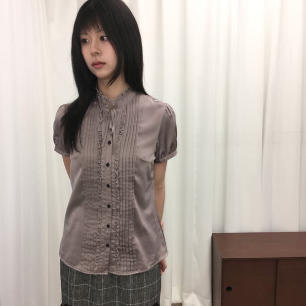 핑크 프릴 블라우스