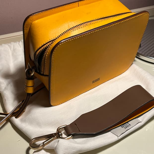 Closed 가죽 클러치 크로스 박스백