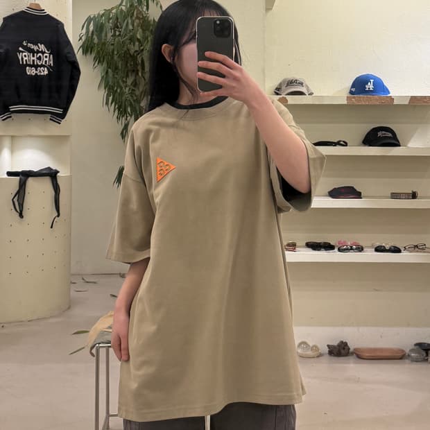 나이키 ACG 백프린트 로고 반팔 티셔츠 U484