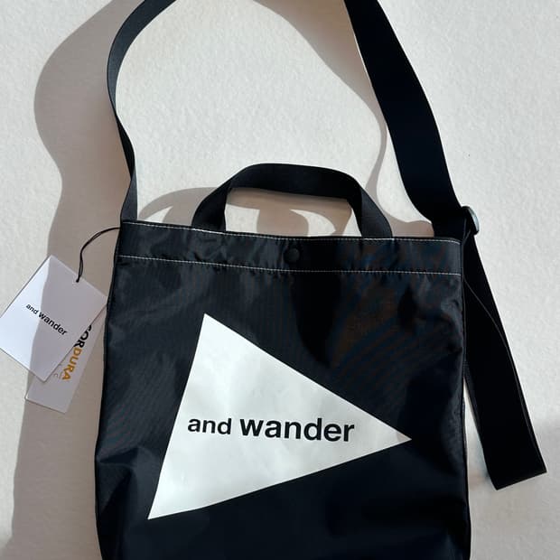 and WANDER 앤드원더 코듀라 크로스백
