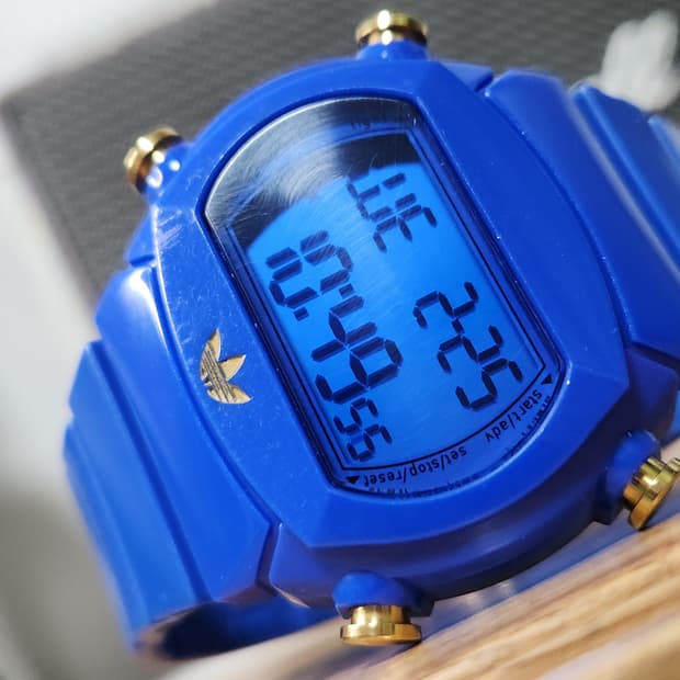 # Adidas 아디다스정품 캔디 디지털 로얄블루 시계 급처 / 지샥