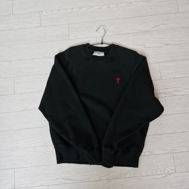 아미 니트 맨투맨