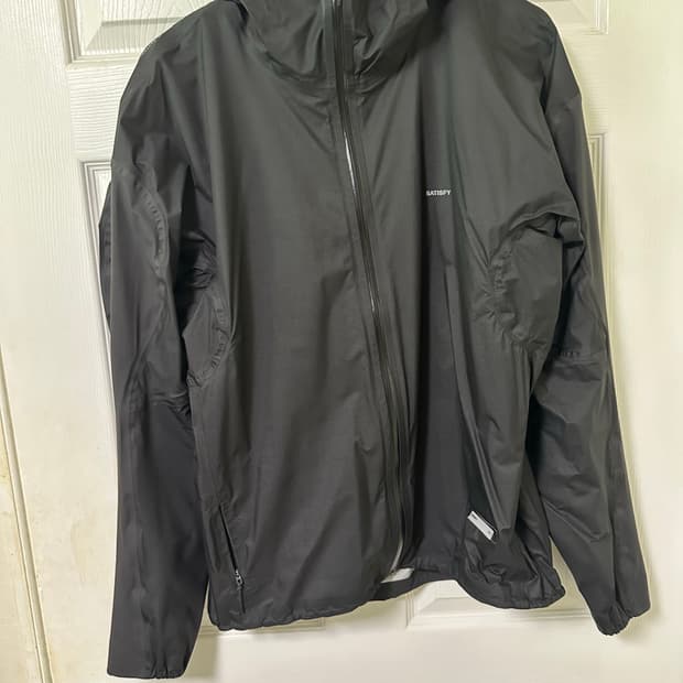 satisfy rain jacket 2size black