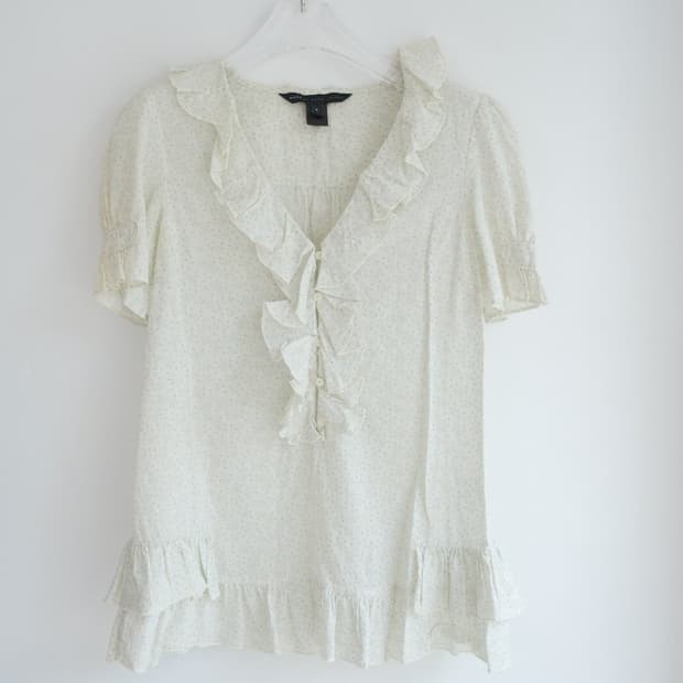 Frill button blouse