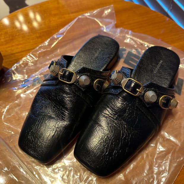 발렌시아가 코지 카고 뮬 