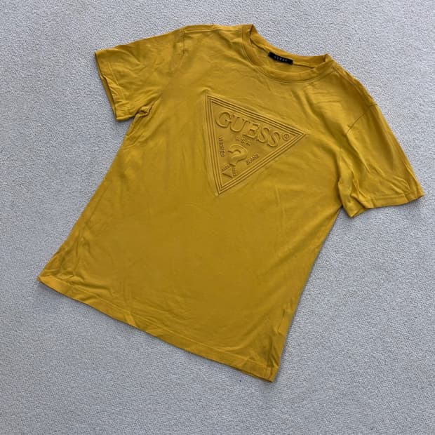 L 게스 빗살 엠보 반팔 티셔츠 0403E