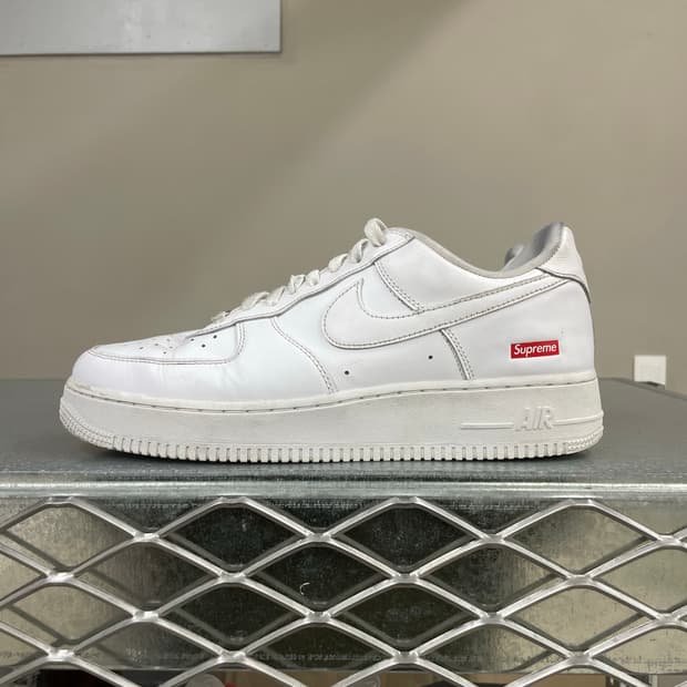 나이키 X 슈프림 에어포스 1 화이트 275