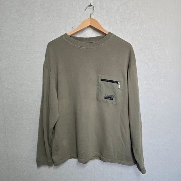 아디다스 포켓 맨투맨 티셔츠 카키 사이즈 105