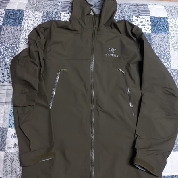 아크테릭스  고어텍스 베타 롱후디 포리지 L(실용105)