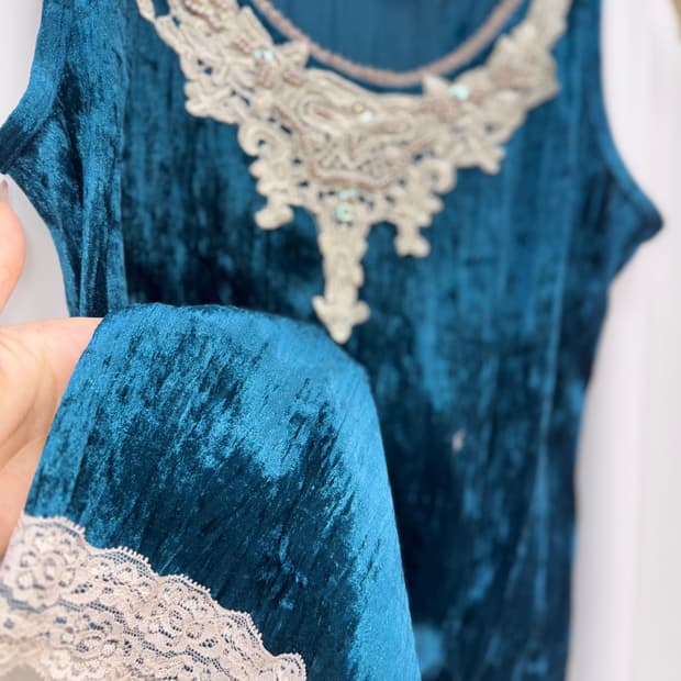 Velvet Lace Sleeveless 🦋