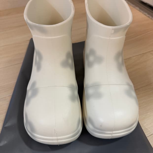 락피쉬 민주킴 플로럴 섀도우 레인부츠 숏 화이트 240 UK4.5