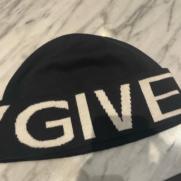 지방시 자카드 비니 리버시블