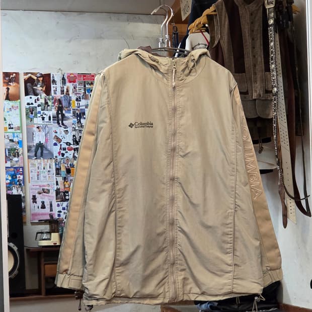 컬럼비아 올드스쿨 베이지 바람막이