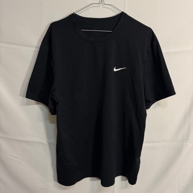 나이키 스우시 반팔 티셔츠