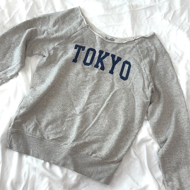 브랜디멜빌(Brandy Melville) 도쿄 한정 오프숄더 맨투맨