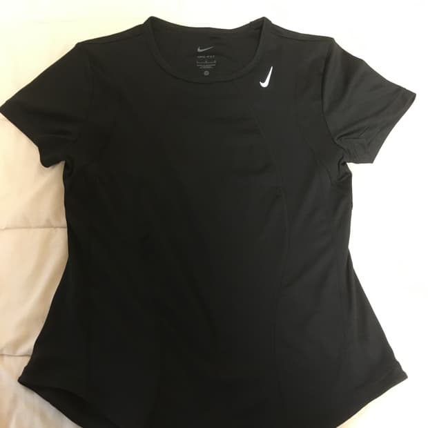 nike crop t-shirt