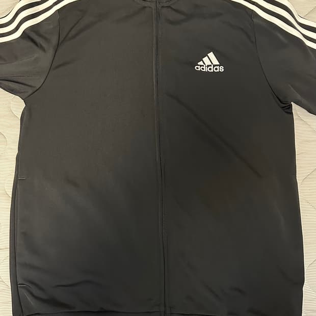 Adidas black 3stripe jersey