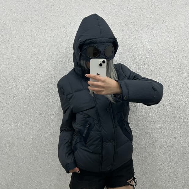 CP컴퍼니 차콜 후드 패딩 100