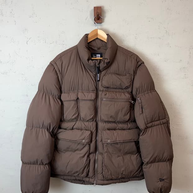 뉴에라 아웃도어 2IN1 푸퍼 다운 자켓 브라운