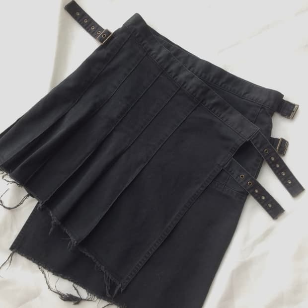 히스테릭글래머 플리츠 아일렛 미디스커트