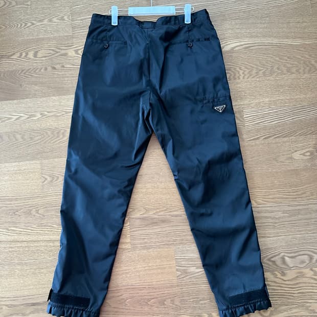 프라다 리나일론 팬츠 52사이즈