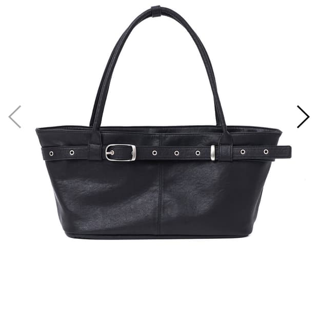 Yeomim 벨티드 보트백 블랙