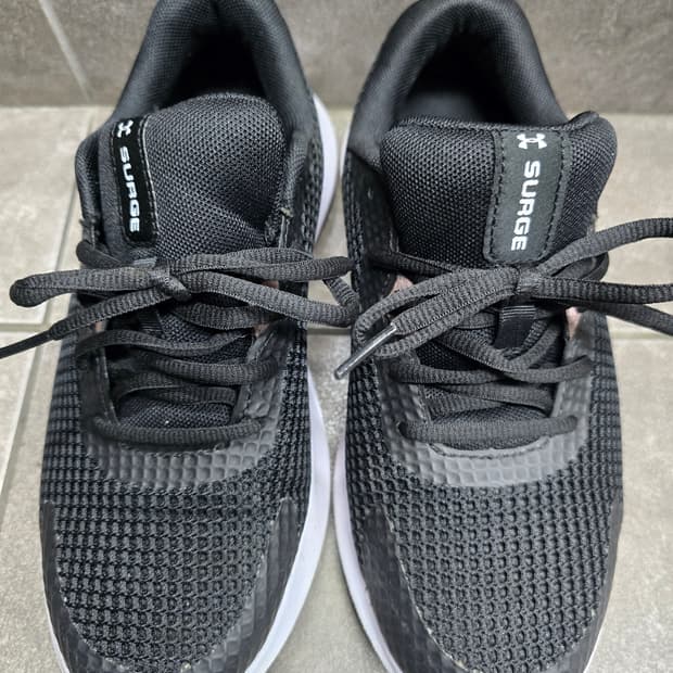 언더아머 런닝화 245